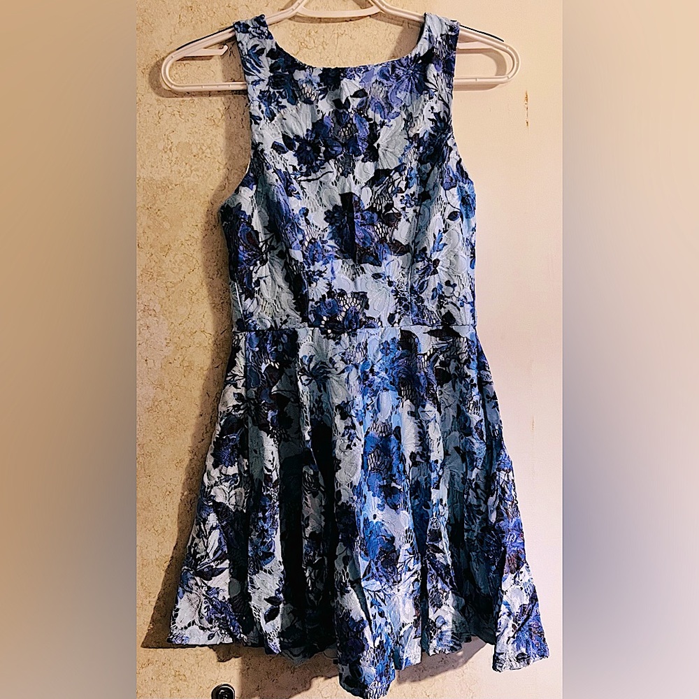Form fitting, silky
